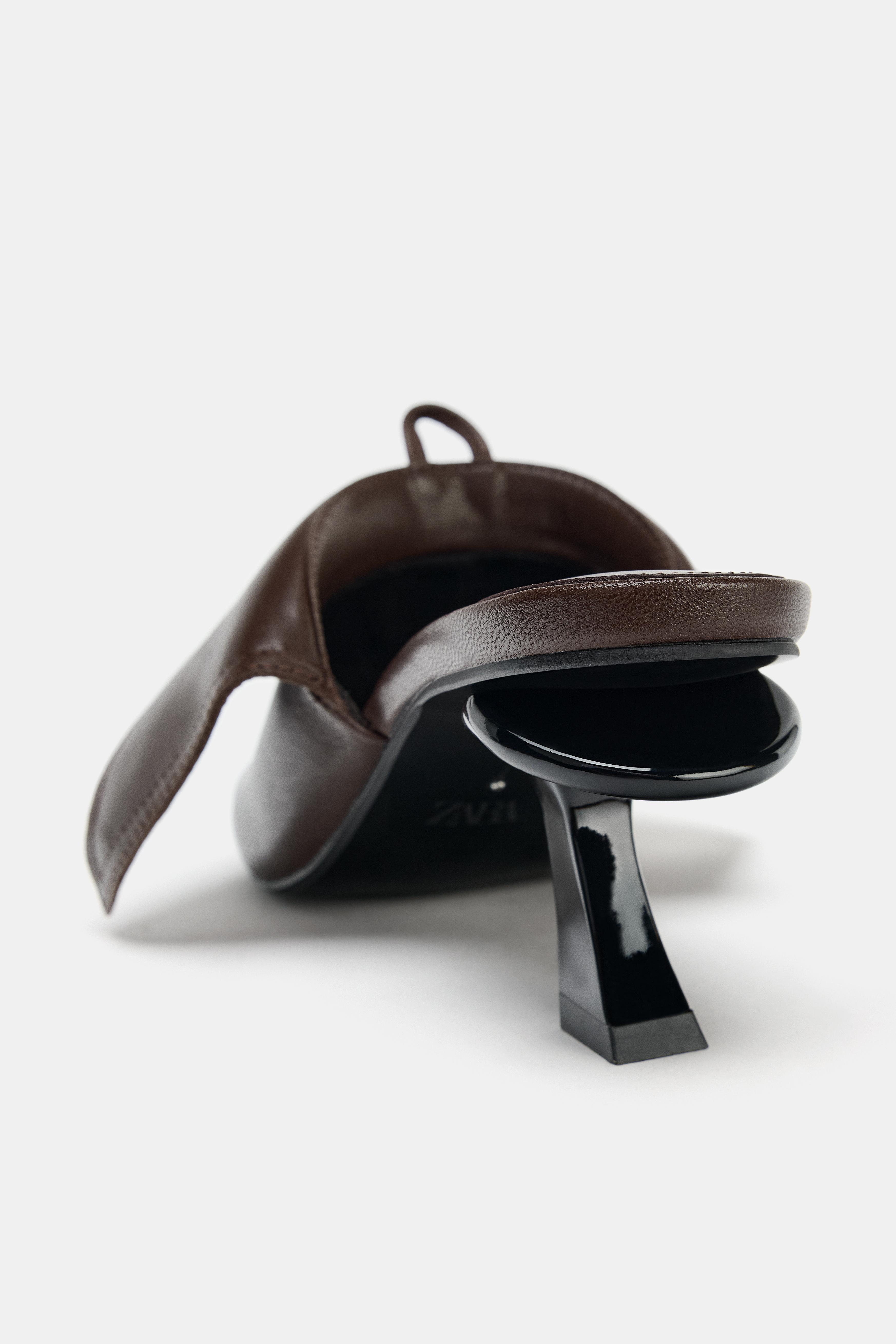 SANDALES EN CUIR KITTEN HEEL